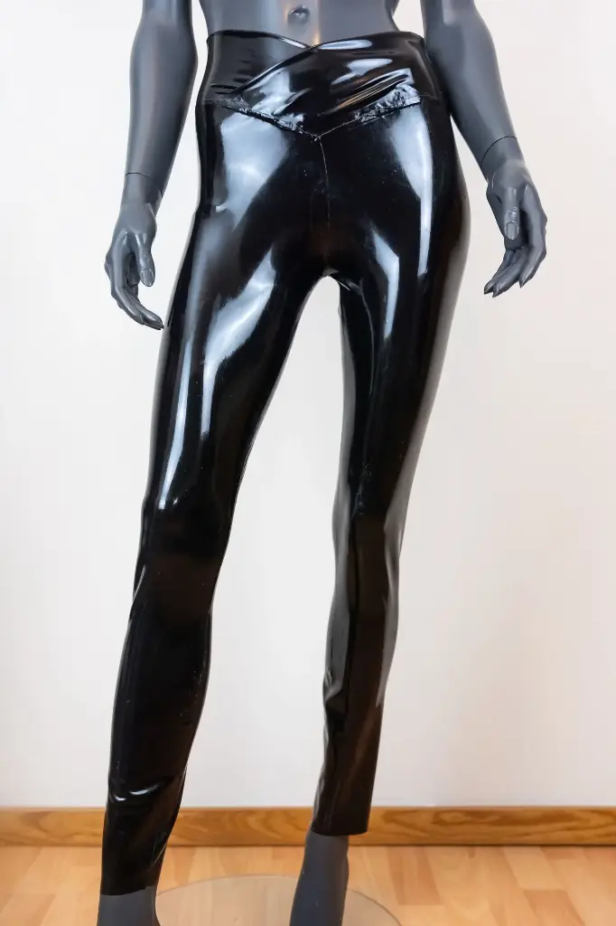 Latex Pants with V-Finish
